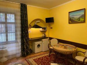 Apartmenti near Opera Theater