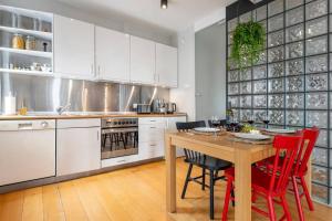 oompH Mint Harmony & Vibrant Accents