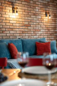 oompH Mint Harmony & Vibrant Accents