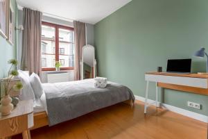 oompH Mint Harmony & Vibrant Accents