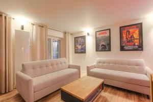 Hollywood Nostalgia, 8 personnes - parking, Terreaux
