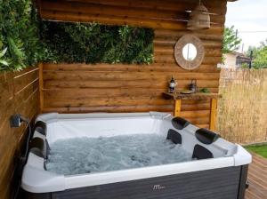 Estia Wood Living & Spa, Nea Kallikrateia