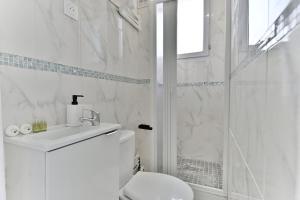 Appartements Appartement Rose Moderne Proche de la capitale III : photos des chambres