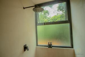 Muunek by Land Boutique