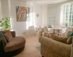 Entire 5 Bedroom Comfortable House in Eastbourne - Polegate