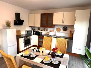 "Jonagold" Meppen Ebenerdig 84 qm Carport Terrasse Free WiFi Neubau 2 Schlafzimmer bis 4 Personen Einbauküche