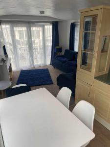 PG101 6 BERTH DELUXE ON THE GOLDEN PALM CHAPEL st LEONARD PG101