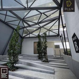 The Queens Suite