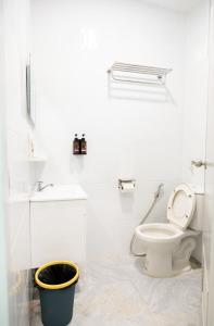 Phòng Giường Đôi Có Ban Công (Double Room with Balcony)