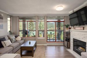 2BR in Nicklaus North Clubhouse, Lake and Mountain Views, Gas Fireplace, Parking