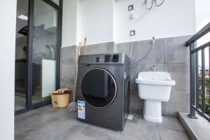 Stylish 2 Bedroom with King Bed, Gym, children playground and Panoramic Views