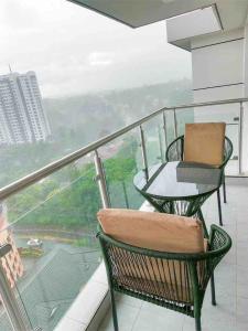 1BR Apartment with Gym, King Bed ,City Views and Prime Location