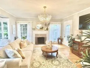 5 Bedroom Pet Friendly Historic Monteith Escape PNW & AC - Albany