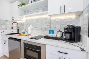 Ocean Retreat: Remodeled Pacific Monarch Haven