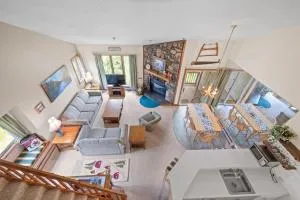 Ski on Ski Off Obertal E Building - Stratton Mountain