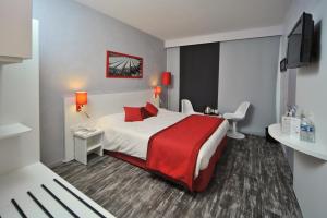 Hotels The Originals City, Hotel Le Berry, Bourges : photos des chambres