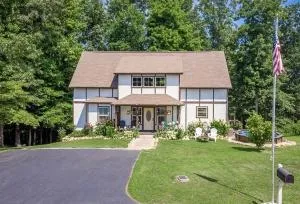 Center Hill Lake House - Charming 4 Bedroom - Silver Point
