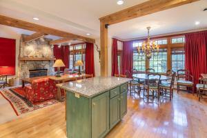 Ski on Ski Off Snowbridge Place - 3hvězdičkové hotely ve městě Stratton