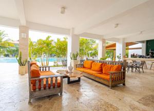 Coastal Luxury 2-Bed w Pool Access in Paraiso Bayahibe
