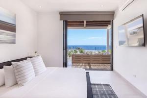 Oceanfront Condo Steps Away From Cerritos Beach