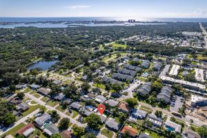 The Coastal Retreat Modern 3BR Home with Beachy Charm