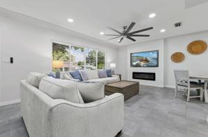 The Coastal Retreat Modern 3BR Home with Beachy Charm