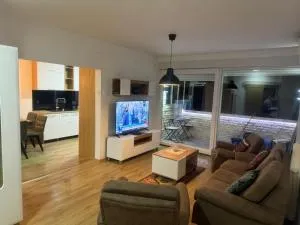 Deluxe Apartments Belgrade - Kanarevo Brdo