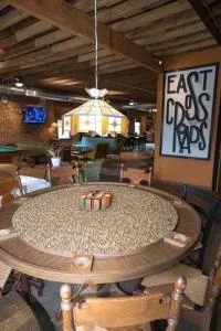 Art Alley Attic, Spacious Crossroads Loft - إندبيندينس