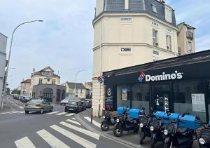 Cozy APT in Le Perreux with Parisian Charm & Disneyland Fun