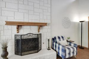 Highland Village - 4BR w Backyard Pool Oasis