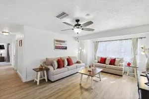 4-BD 2-BA Home Retreat Laundry Backyard - Уэтерфорд