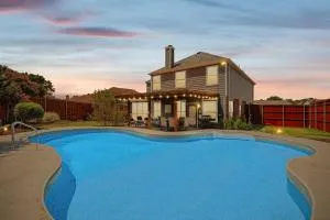 5BD Vacation Retreat - Pool Patio Cinema - Corinth