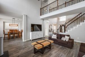 Dream Vacay in Central Plano - Pool & Grill