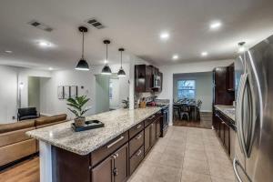 5-BD 2-BA Spring Valley Park Home w Backyard Fun