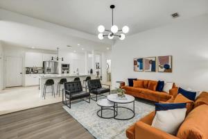 Stunning 6BR Pool - Great for Big Groups