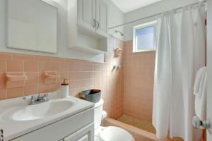 Beachside Bliss Hollywood Studio