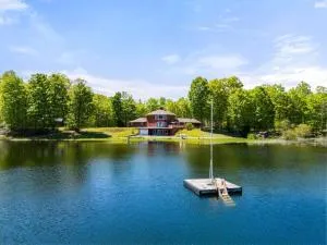 Kings Wee Castle 6BR Serene Luxury Family Retreat - Wilberforce