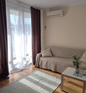 Sirena condo 50 m from the central beach