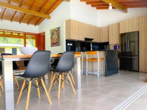 15 mins to Jardín Spacious & Convenient House