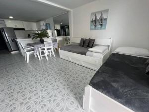 Relax Apt A 1 cuadra de playas