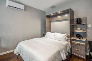 Palmer Hotel Suite Retreat in the Heart of Houston