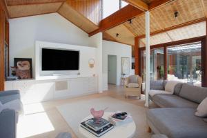 Waterlily Villa, Riverview IH