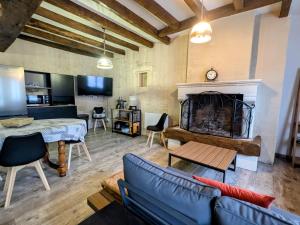 Maisons de vacances Gite en Berry: terrasse couverte, ping-pong, pres Zoo de Beauval et Chateau de Valencay - FR-1-591-618 : photos des chambres