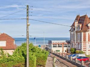 Superbe appartement rénové à Cabourg, face à la mer pour 2 - FR-1-788-33
