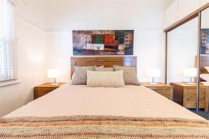 Bayside, 1,21 Victoria Parade - Unit with unbeatable water views and location