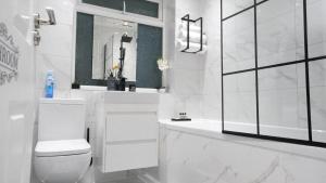 Manchester Entire House 3-Bedrooms-Sleeps5-Parking