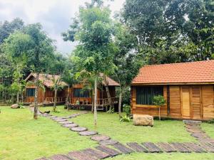 Khu Nghỉ dưỡng Sinh thái Nhà Lụa Retreat