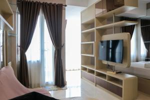 Big Studio Apartment at Capitol Park Residence By Travelio