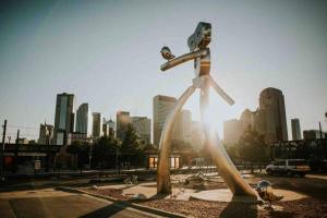 Luxury Pink Suite in Downtown