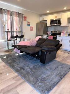 Luxury Pink Suite in Downtown